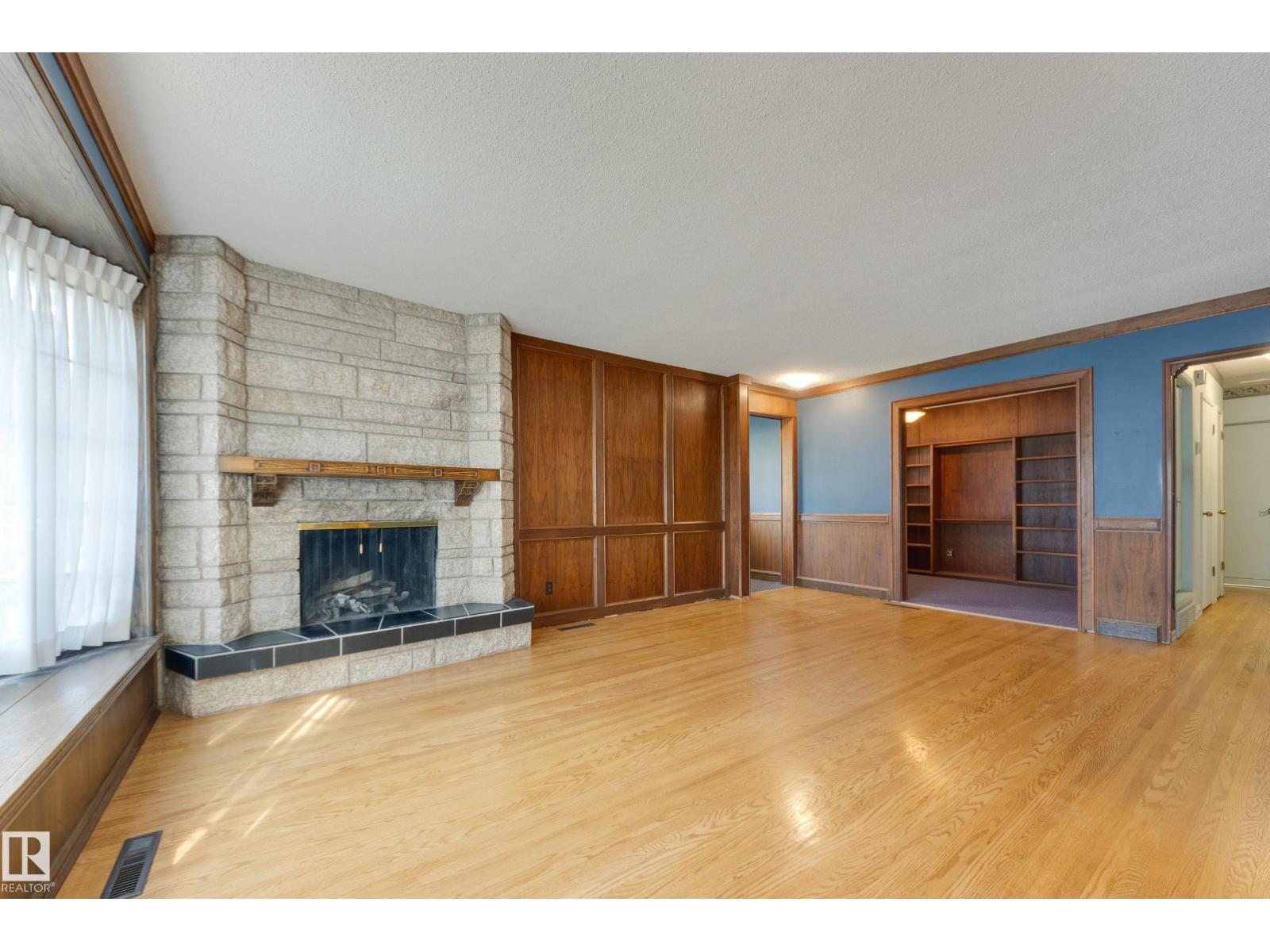 4716 109 AV NW - 6