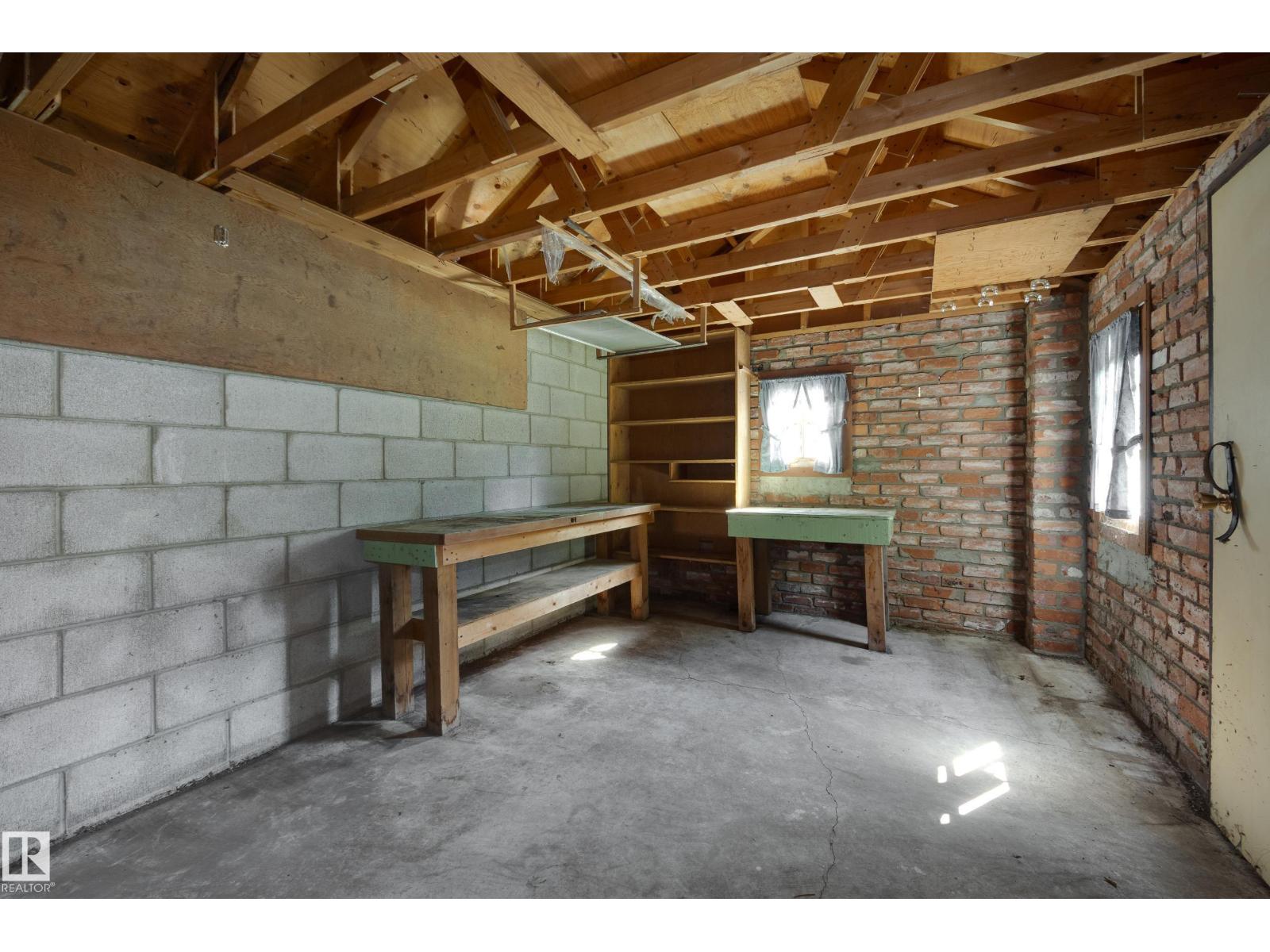 4716 109 Avenue NW - Photo 49