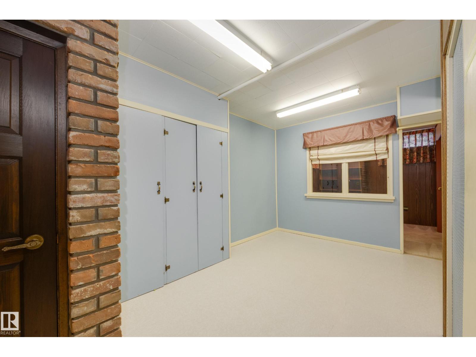 4716 109 Avenue NW - Photo 27