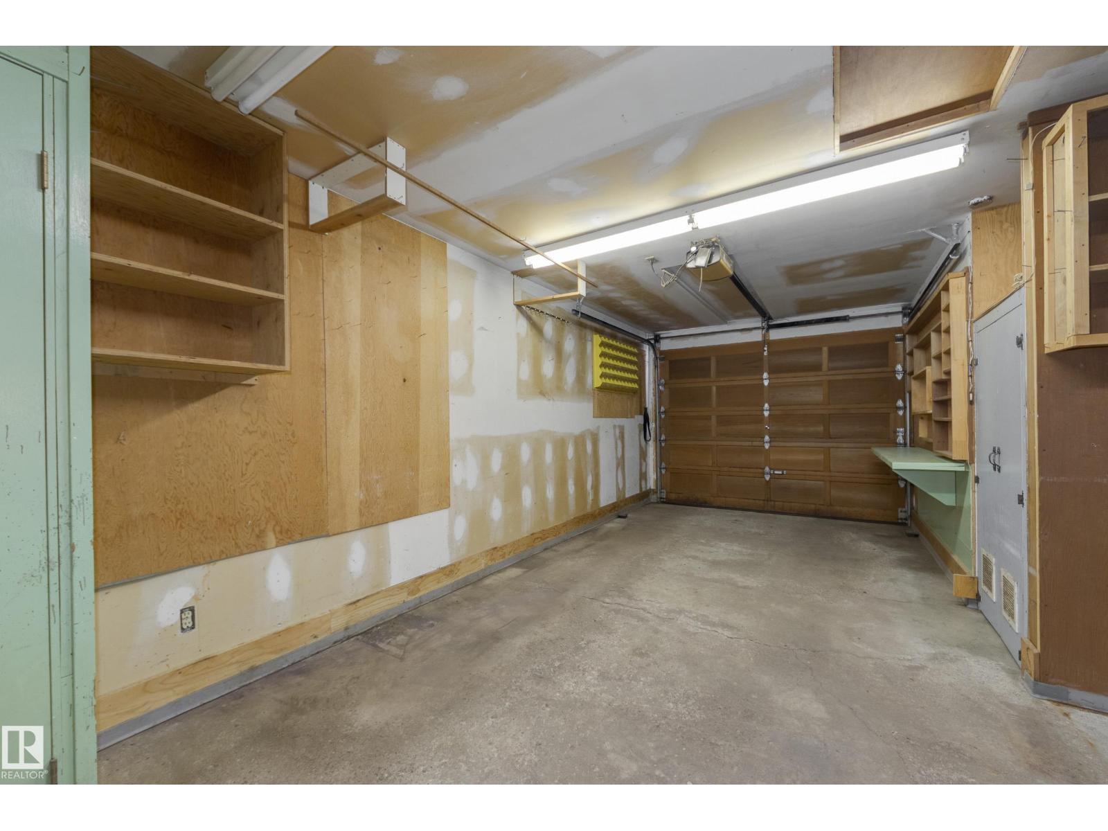 4716 109 AV NW - 34