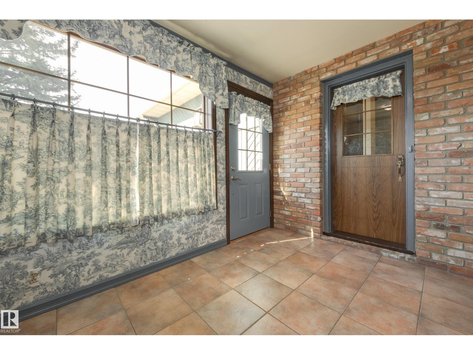 4716 109 Avenue NW - Photo 32