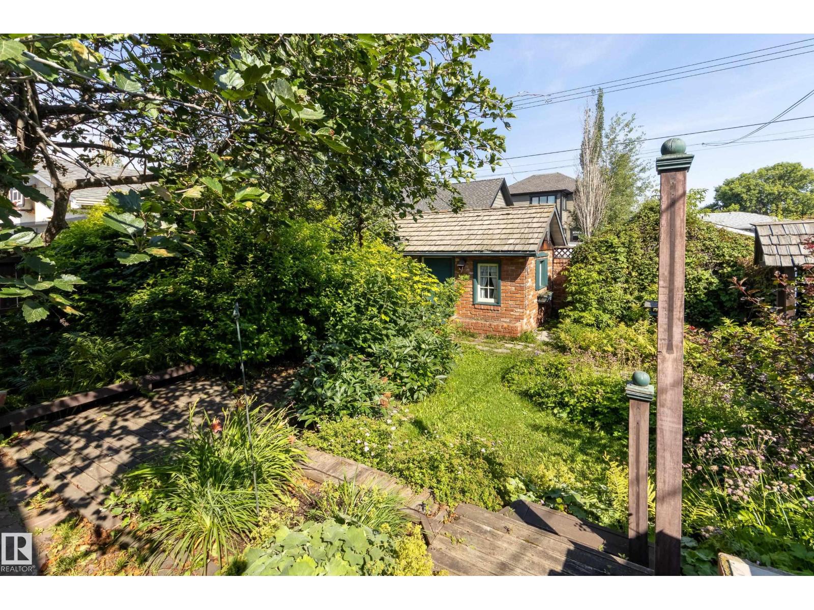 4716 109 Avenue NW - Photo 46