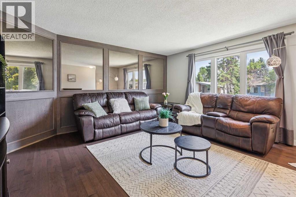 241 Allan Crescent Southeast - Photo 8