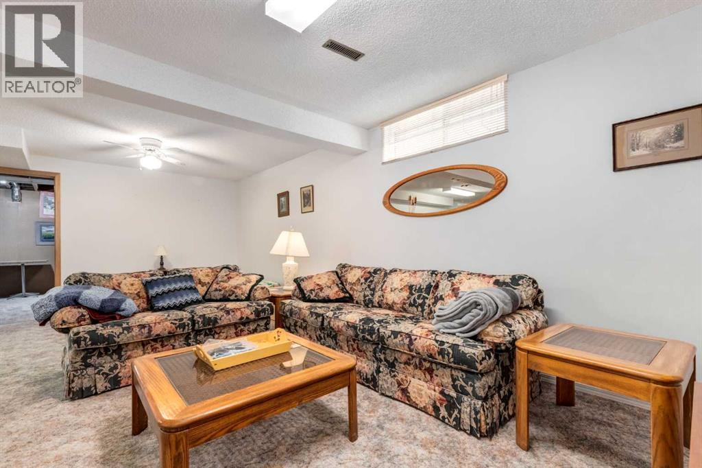 15 Sunrise Crescent SE - Image 27