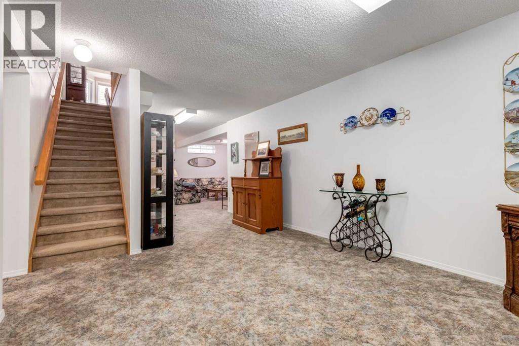 15 Sunrise Crescent SE - Image 25