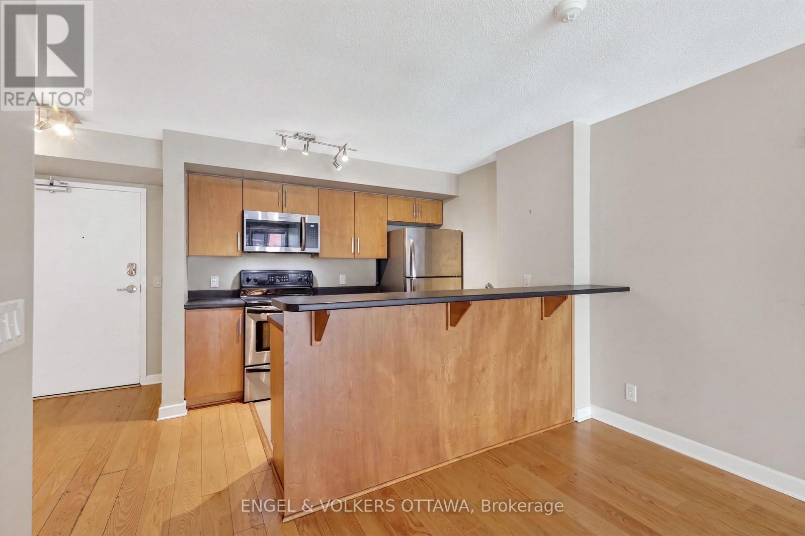 #604 138 SOMERSET STREET W - 10