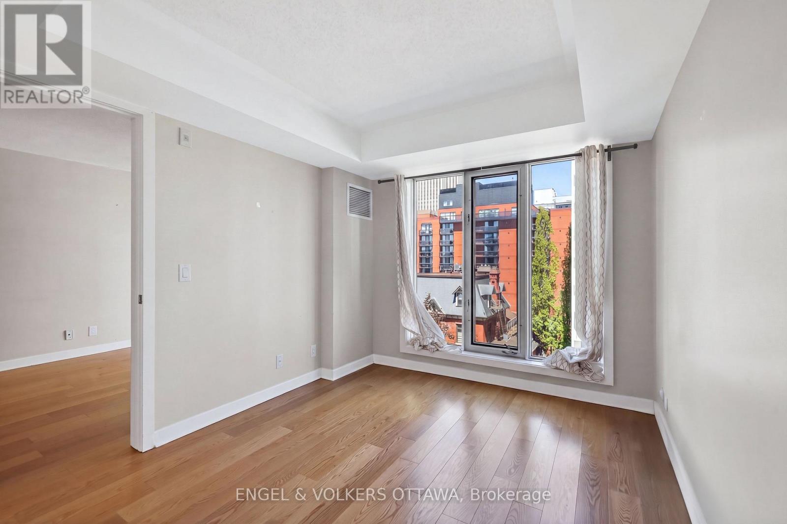 #604 138 SOMERSET STREET W - 29