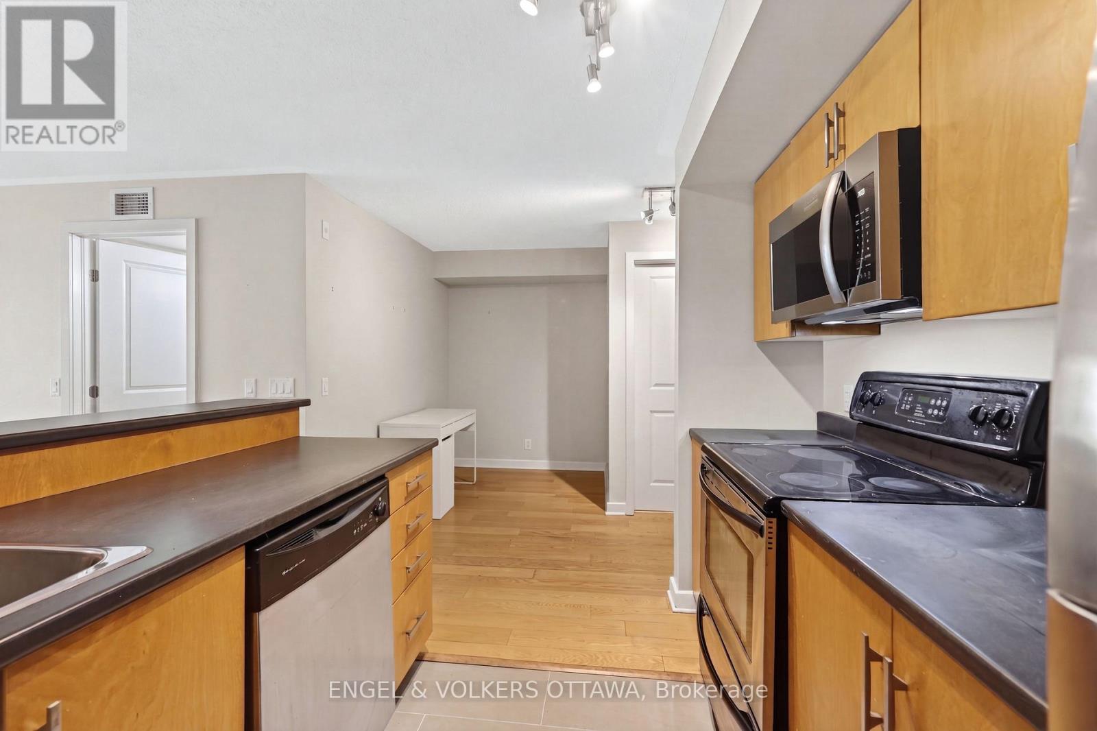 #604 138 SOMERSET STREET W - 7