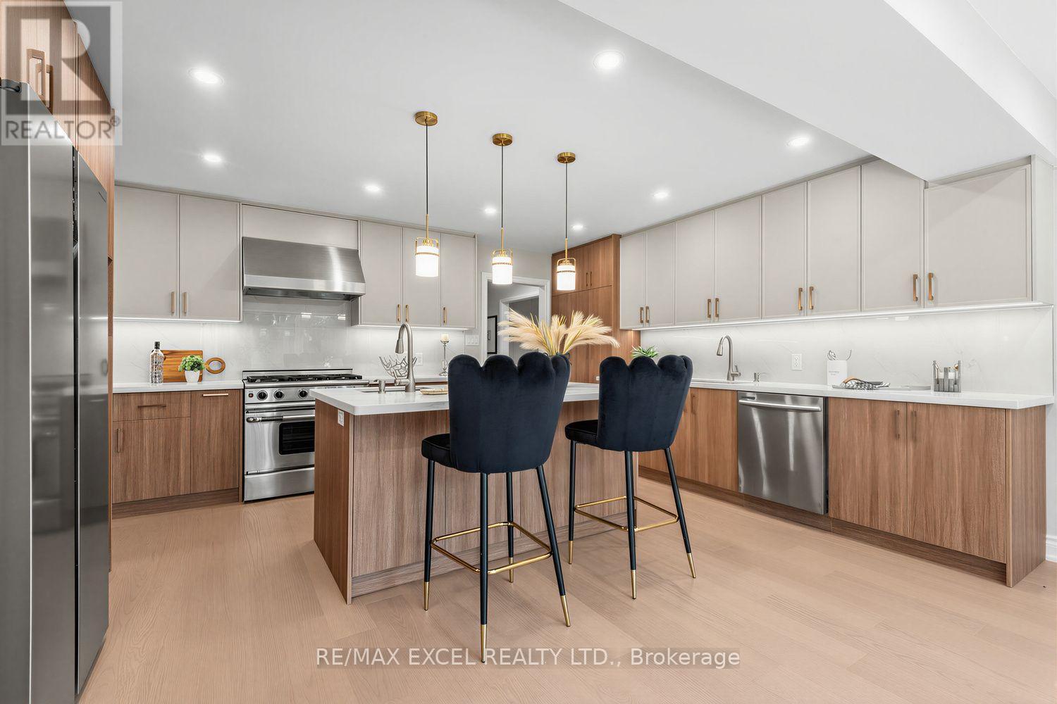 28 ROBINTER DRIVE - 14