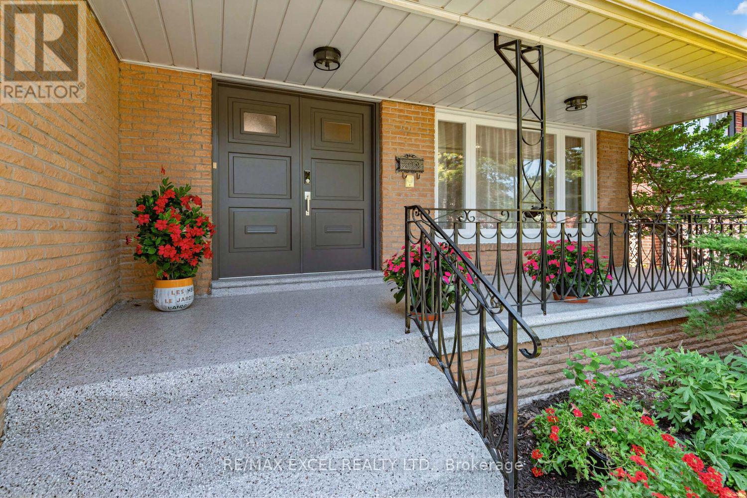 28 ROBINTER DRIVE - 2