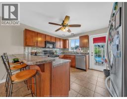 Kitchen - 2115 Everts, Windsor, ON N9B3X7 Photo 9