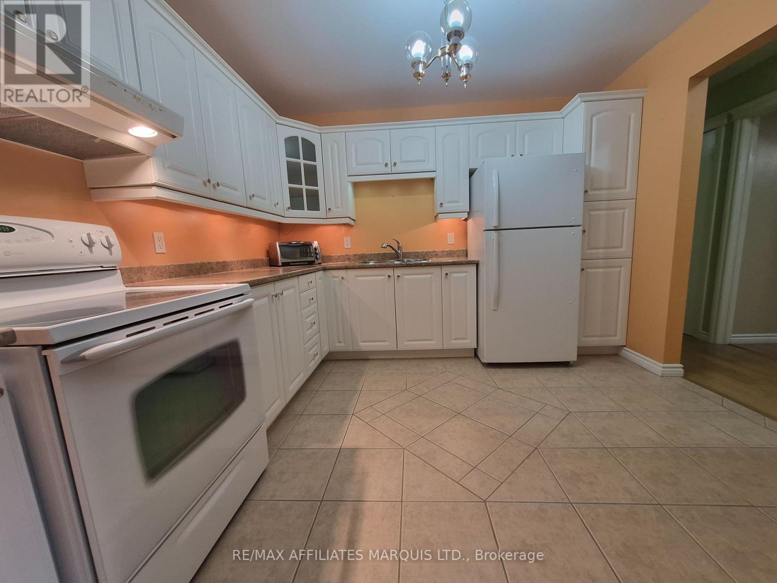 #302 220 KENYON STREET W - Image 22