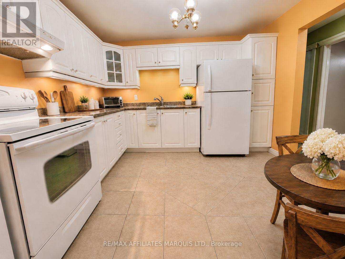 #302 220 KENYON STREET W - Image 21