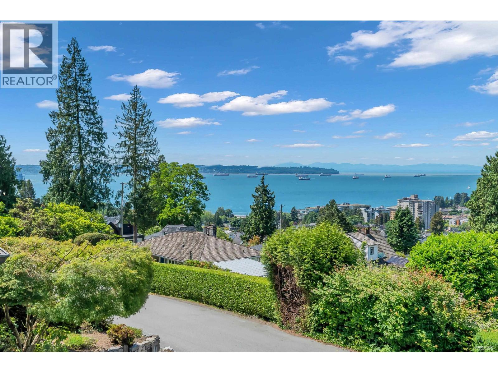 870 LEYLAND STREET, West Vancouver