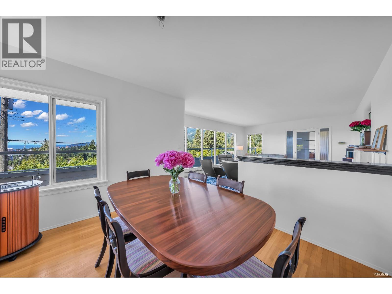 870 LEYLAND STREET, West Vancouver