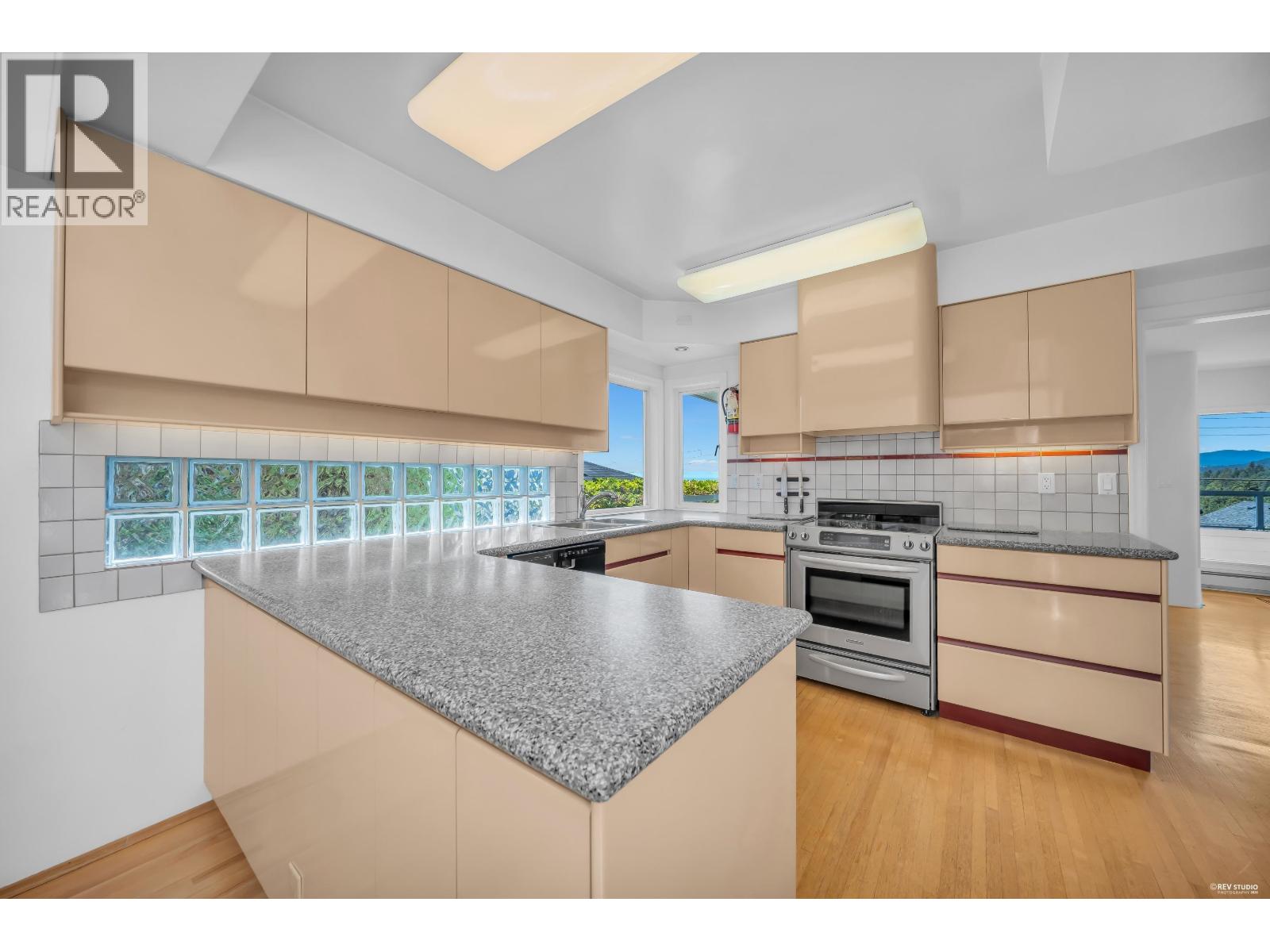 870 LEYLAND STREET, West Vancouver