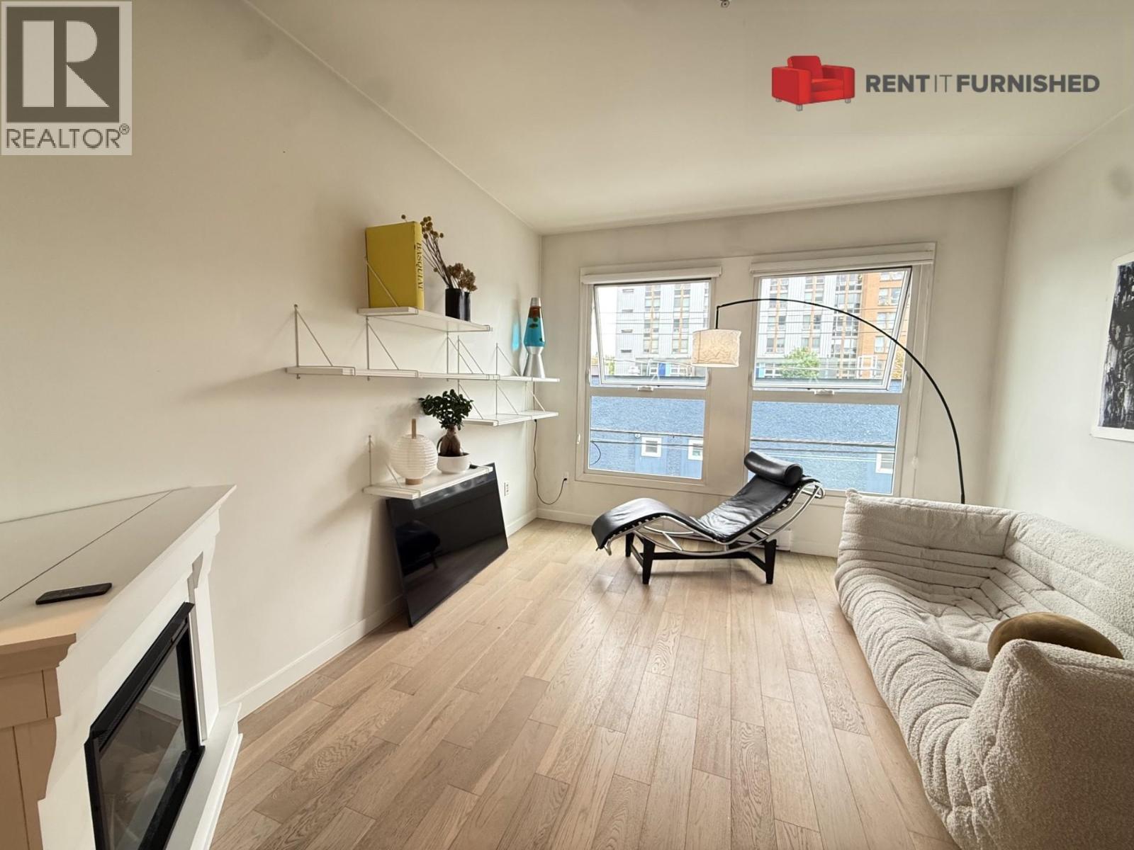 626 ALEXANDER Street, Vancouver, British Columbia, V6A1C9, Vancouver, British Columbia — photo 4 of 5