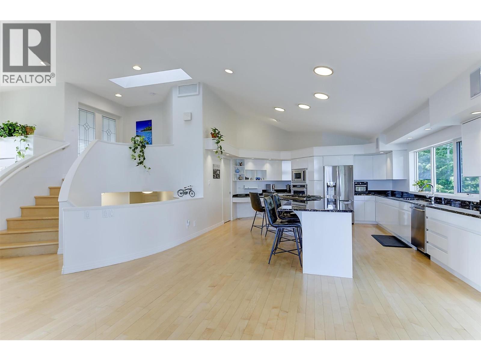 2296 Lillooet Crescent, Kelowna