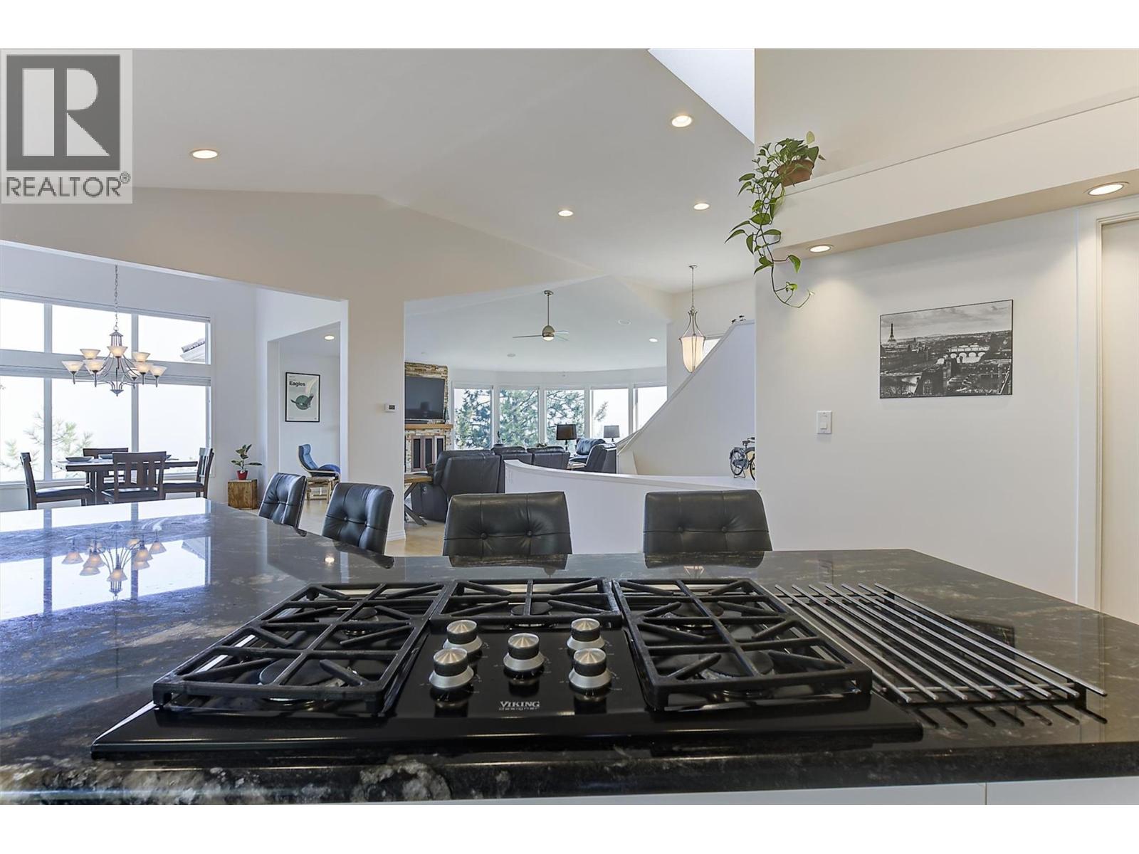 2296 Lillooet Crescent, Kelowna