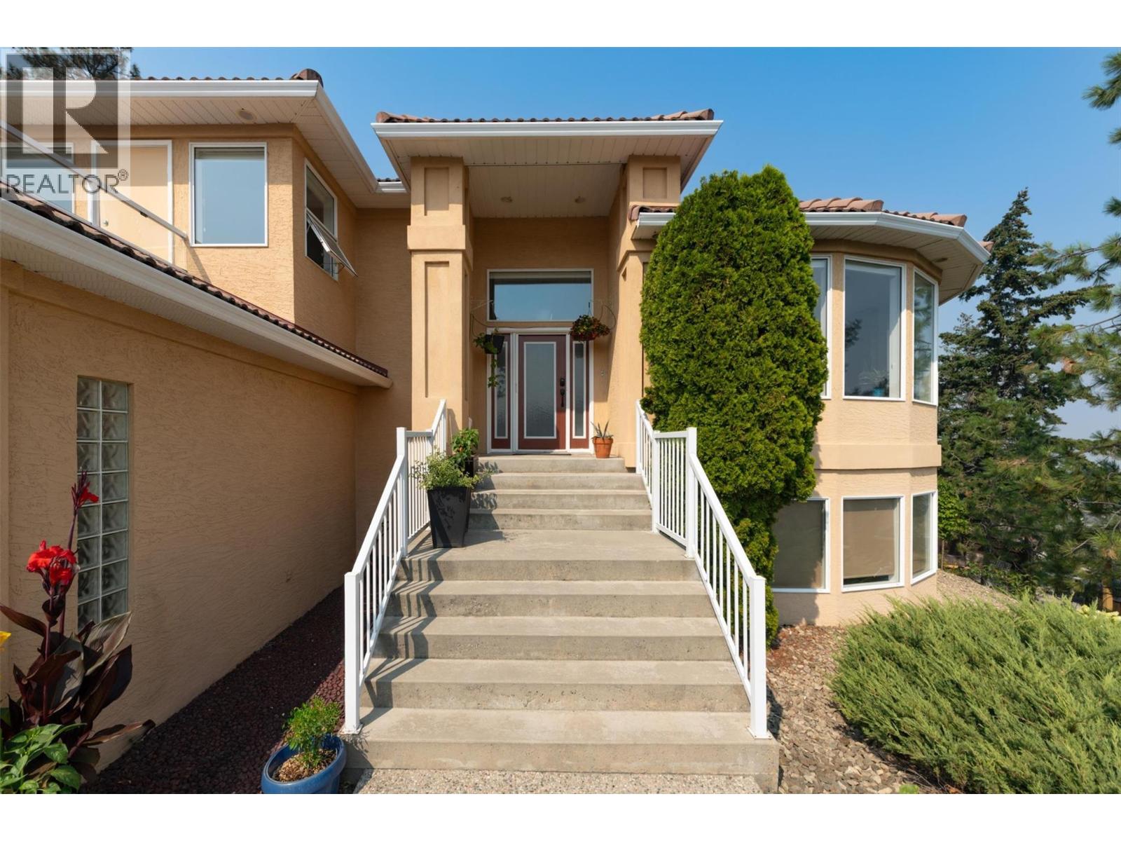 2296 Lillooet Crescent, Kelowna