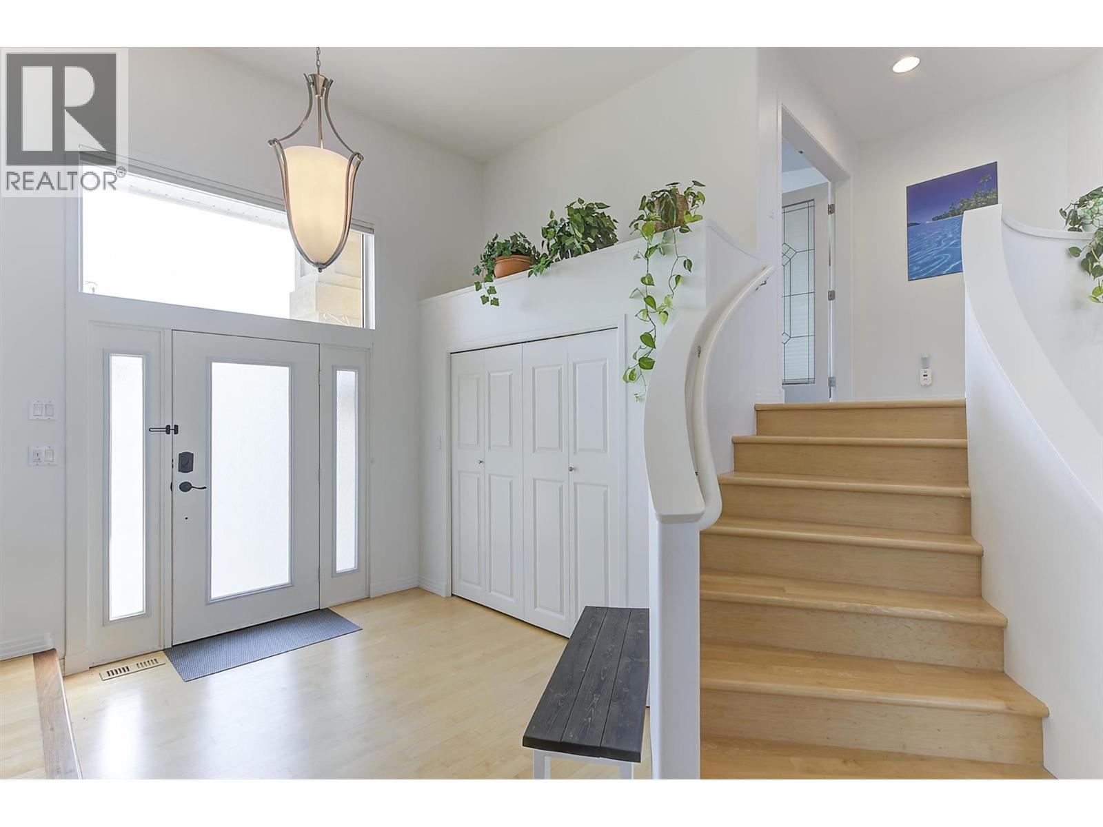 2296 Lillooet Crescent, Kelowna