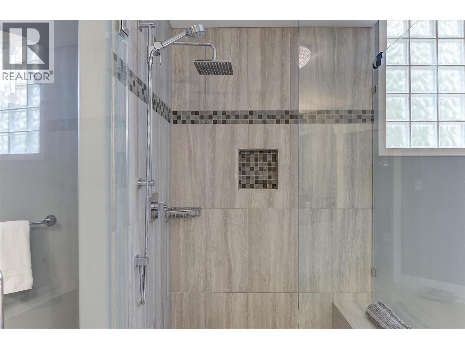 2296 Lillooet Crescent, Kelowna