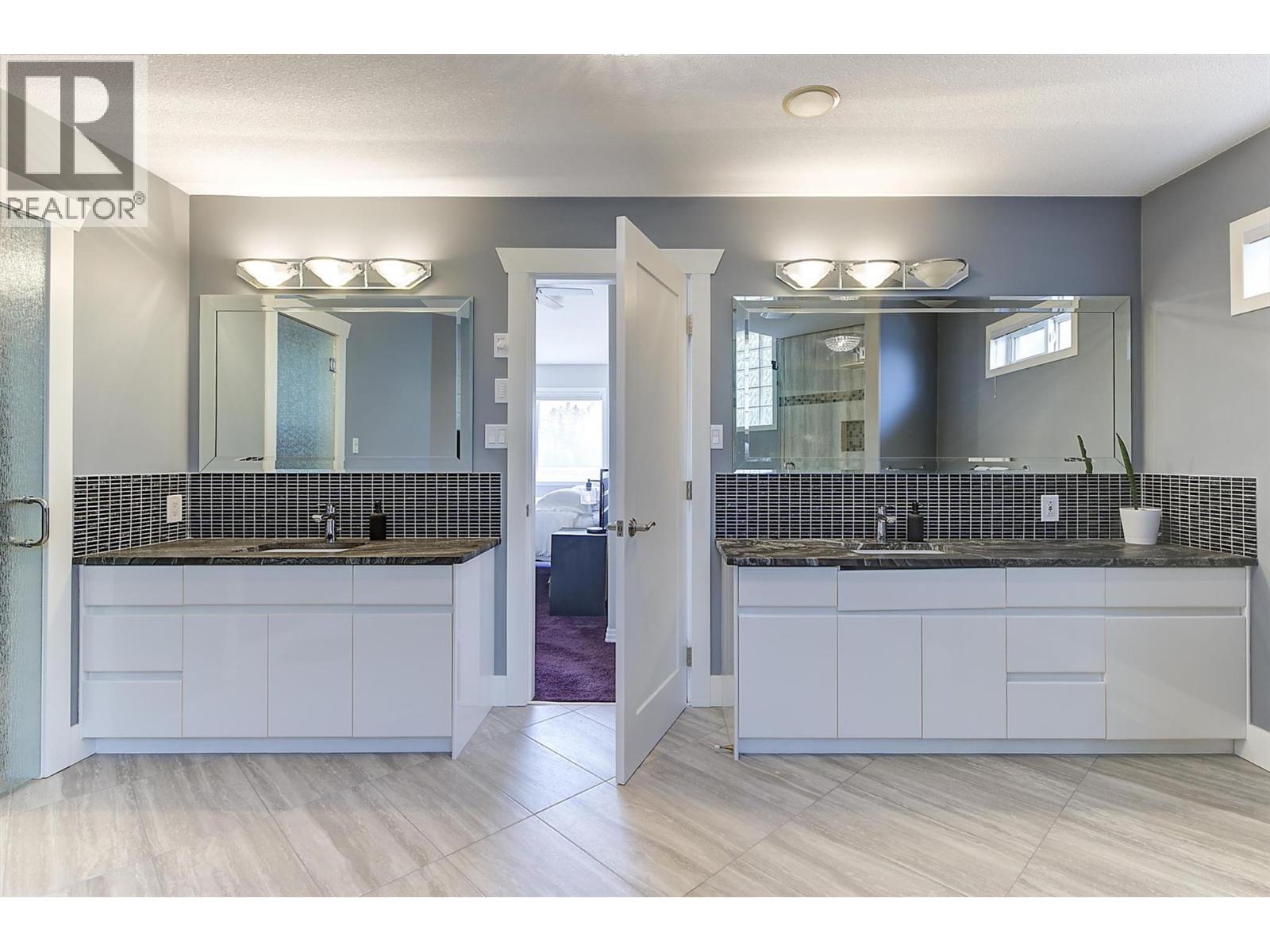 2296 Lillooet Crescent, Kelowna