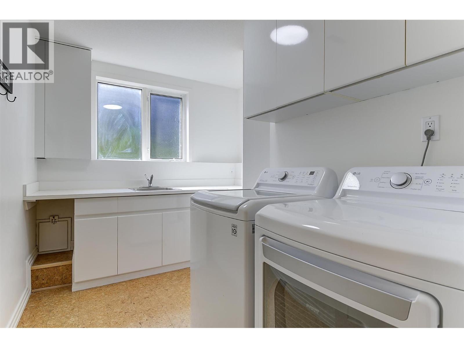 2296 Lillooet Crescent, Kelowna