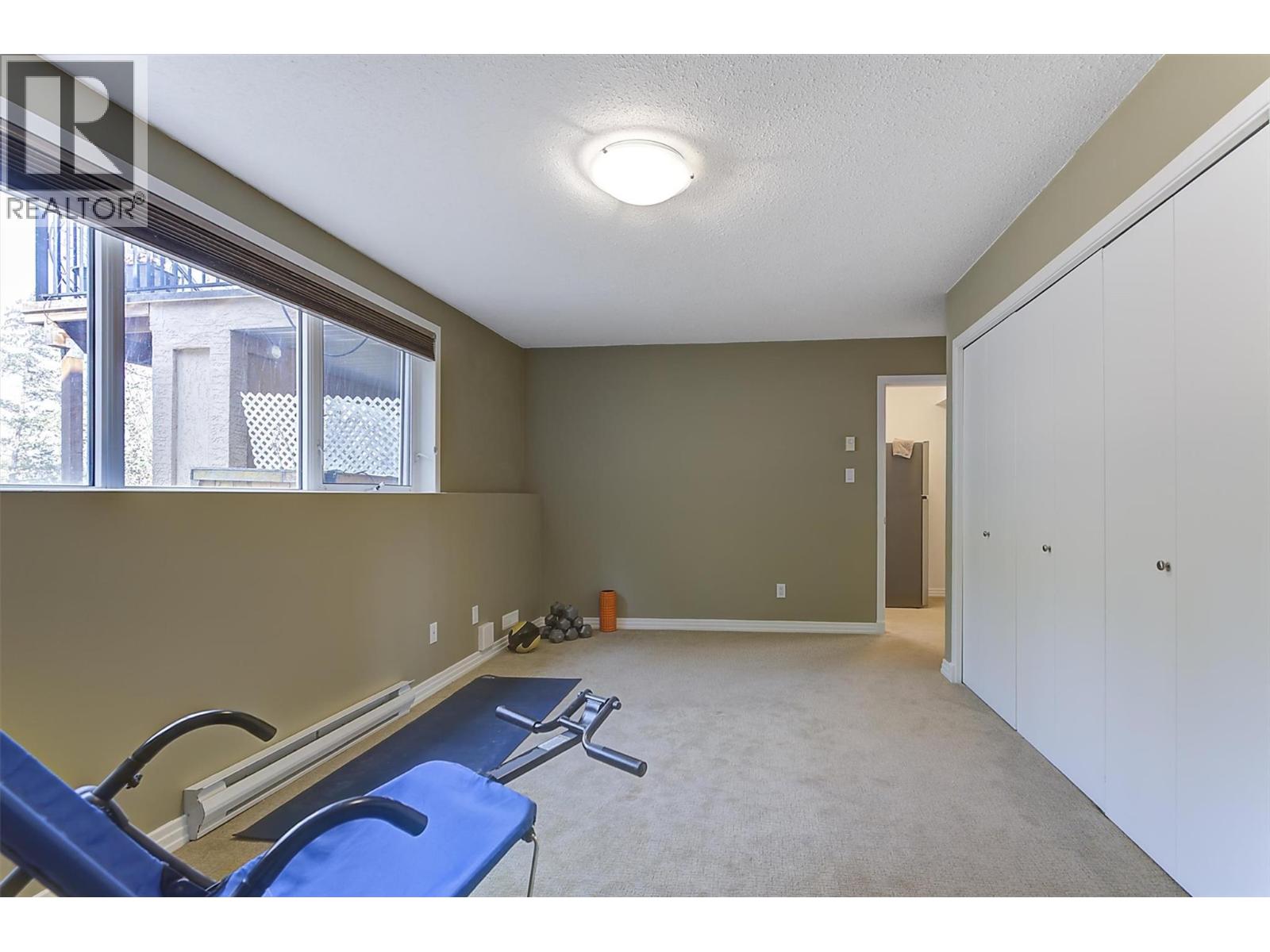2296 Lillooet Crescent, Kelowna