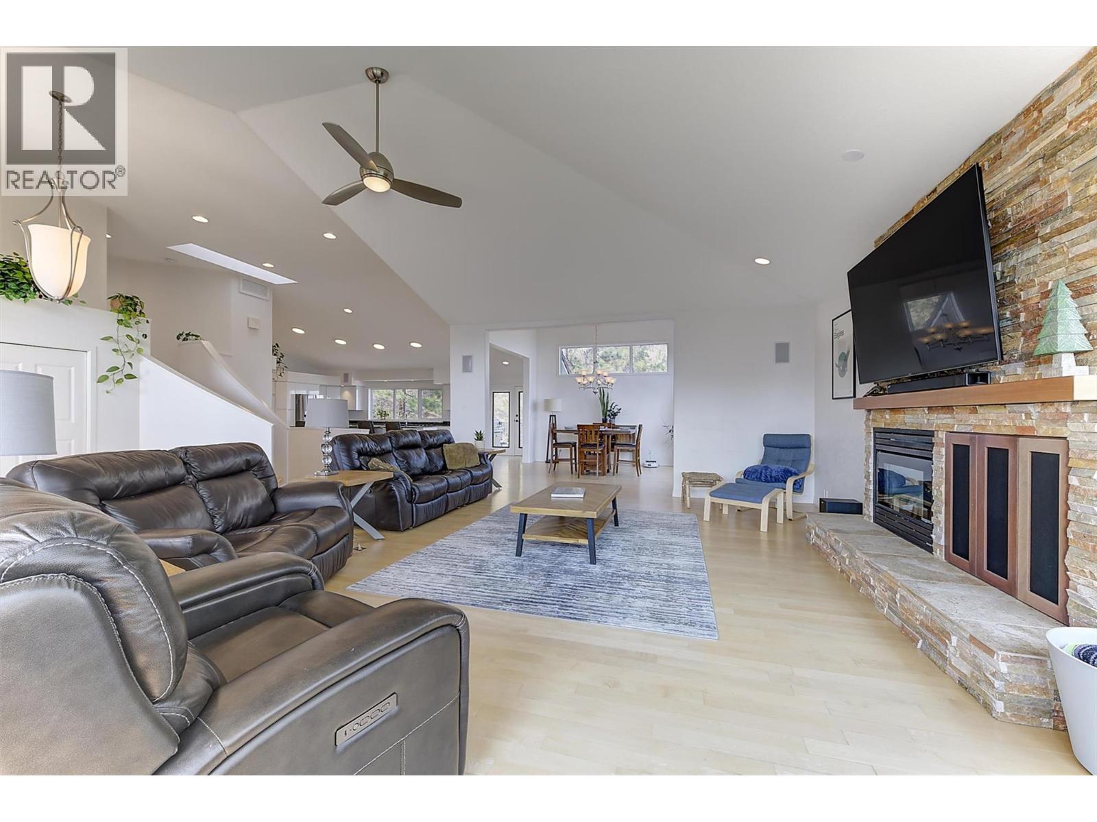 2296 Lillooet Crescent, Kelowna