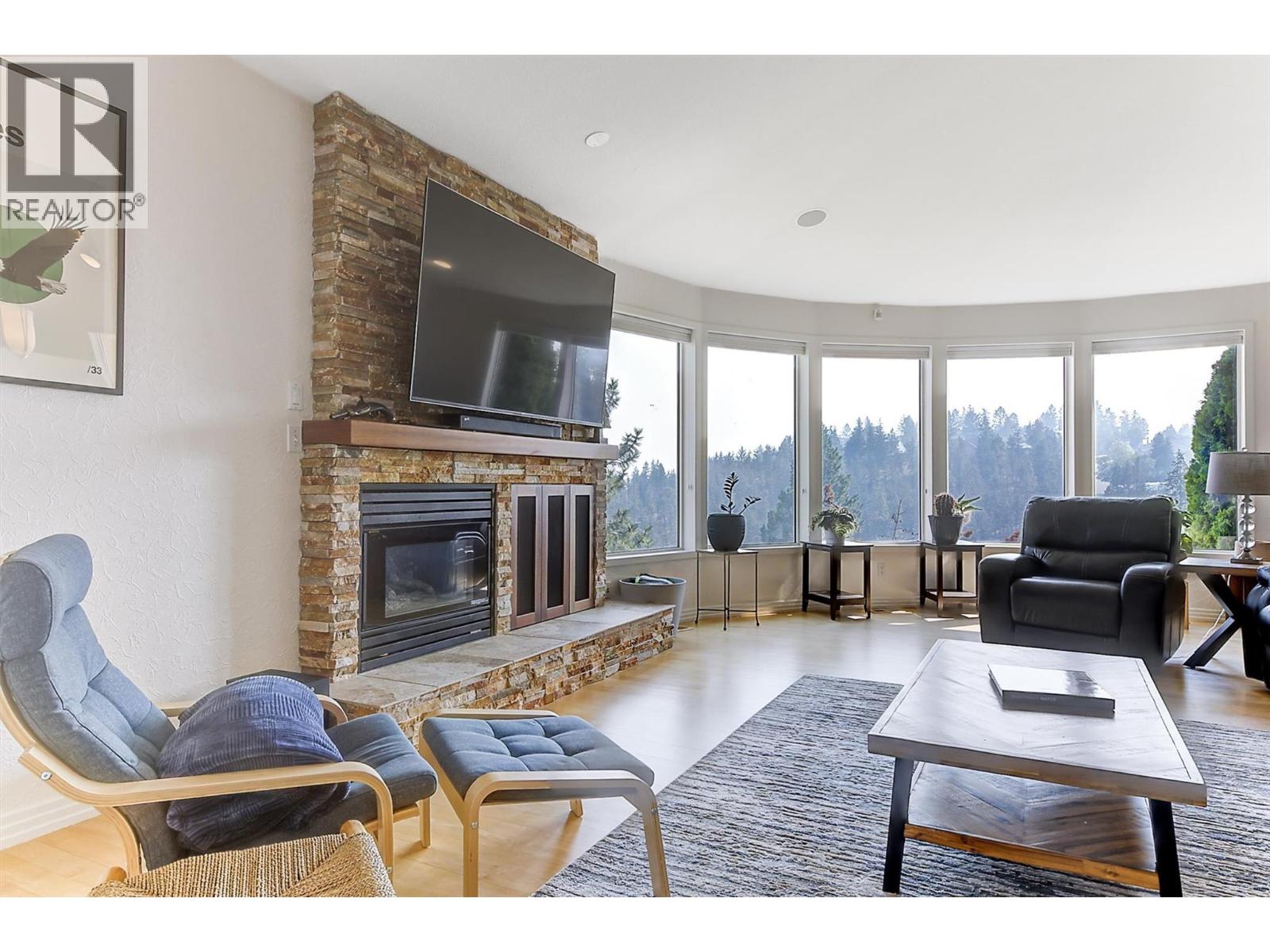 2296 Lillooet Crescent, Kelowna