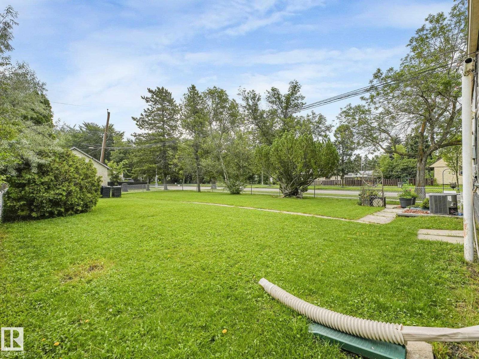12203 126 ST NW - Image 32
