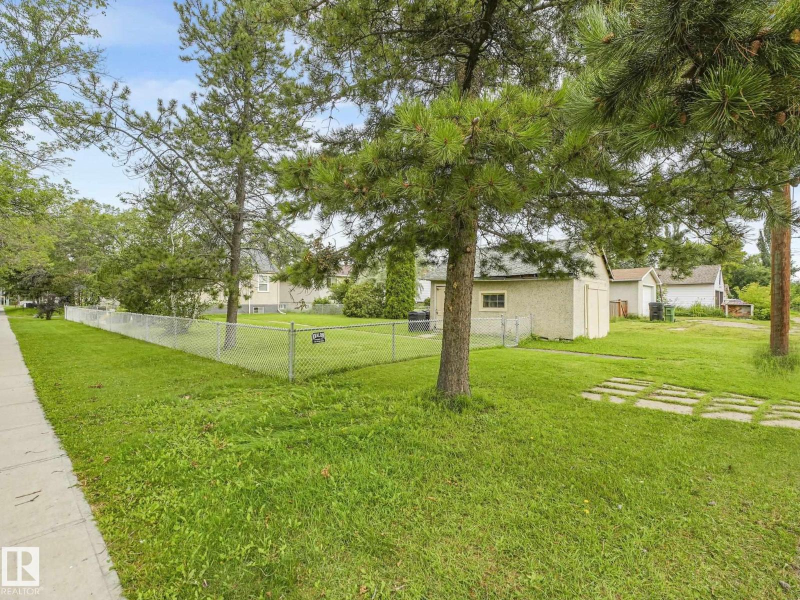 12203 126 ST NW - Image 33