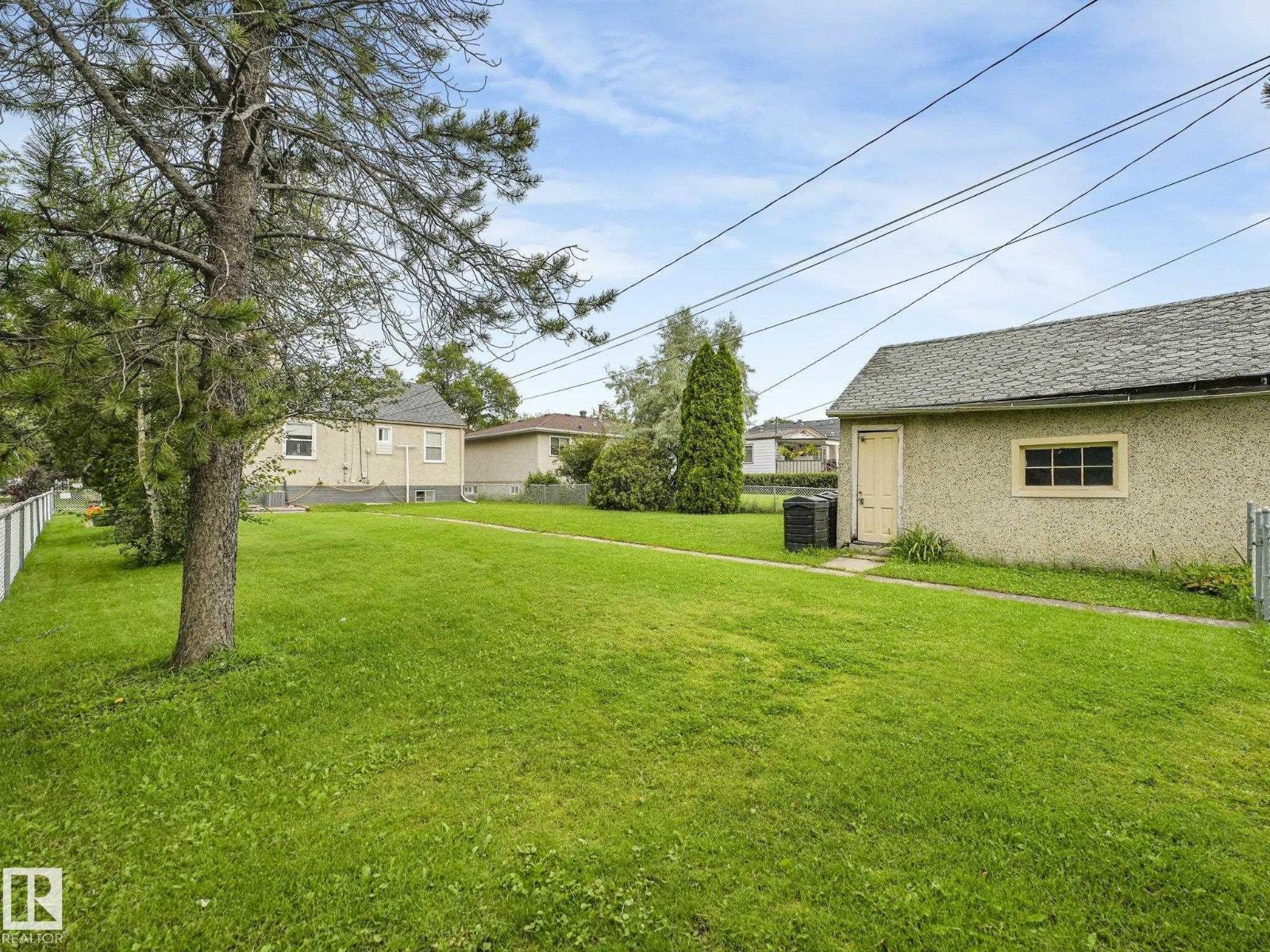 12203 126 ST NW - Image 34
