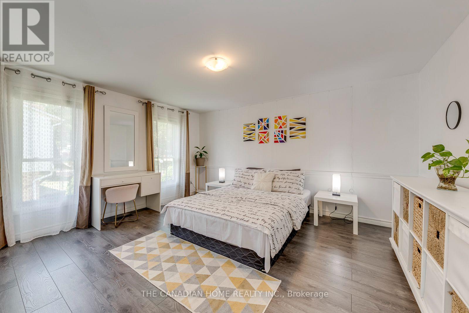 #3 2226 UPPER MIDDLE ROAD - 27