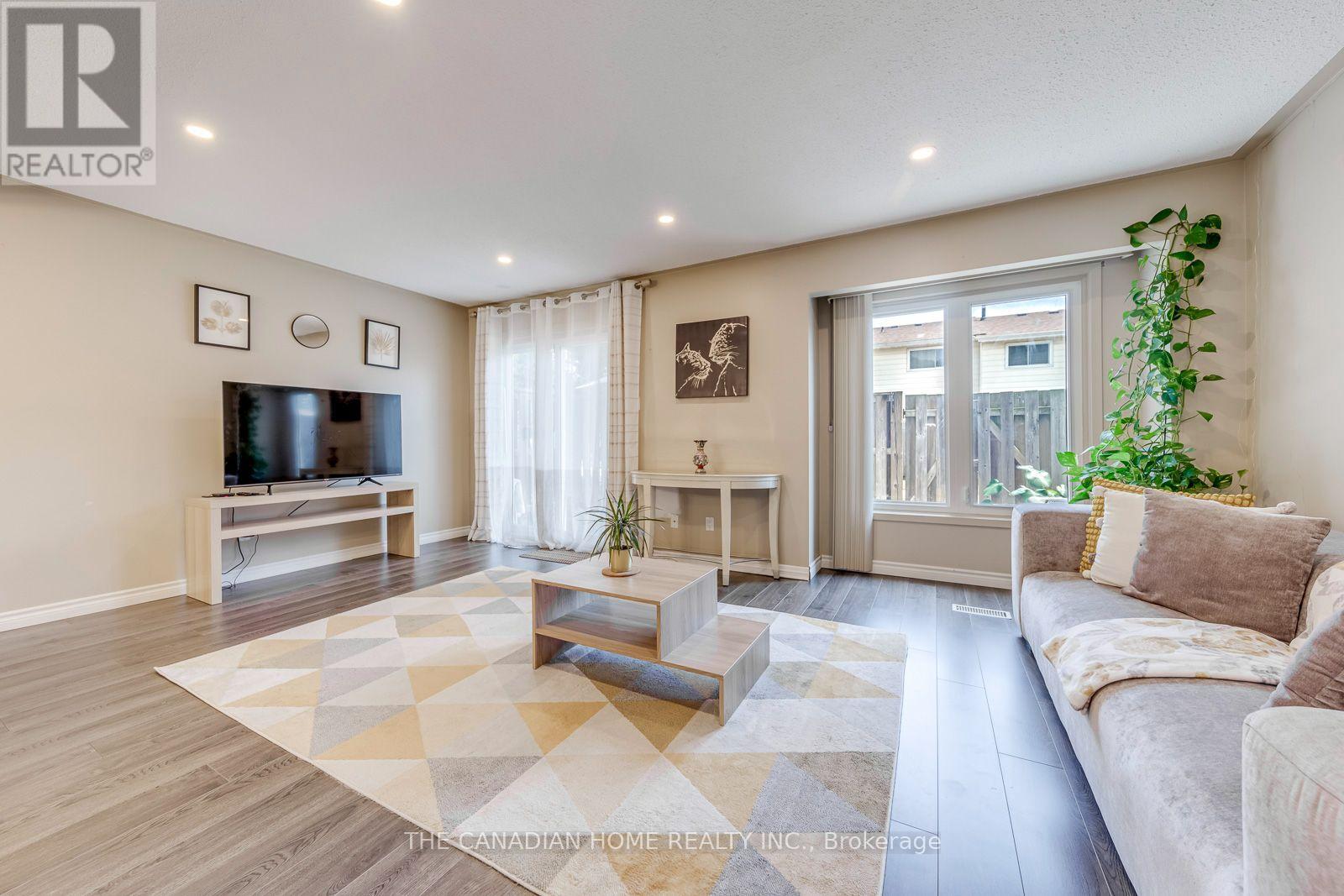 #3 2226 UPPER MIDDLE ROAD - 5