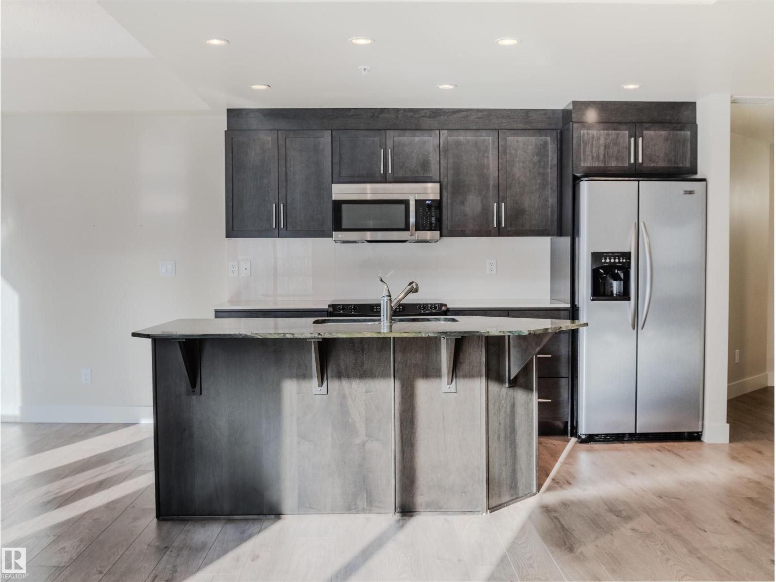 #304 11933 JASPER AV NW - Image 11