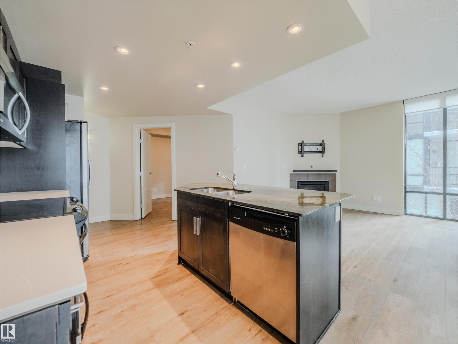 #304 11933 JASPER AV NW - Image 8