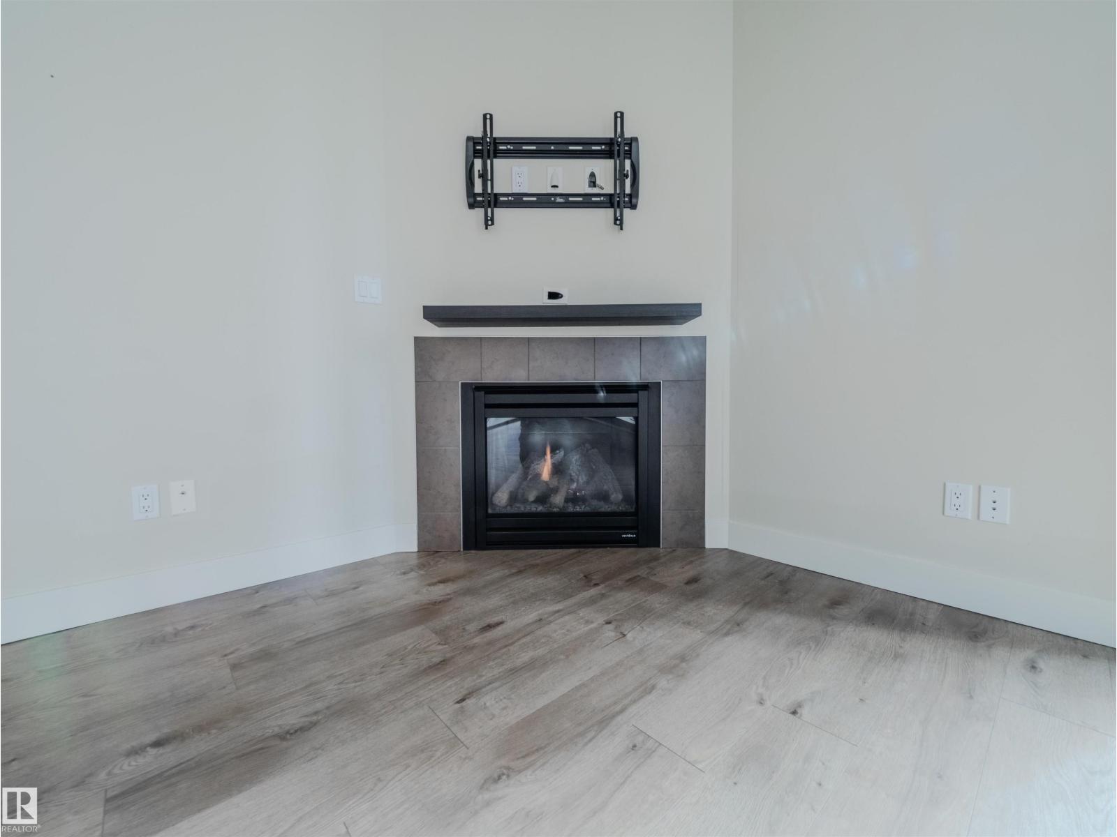 #304 11933 JASPER AV NW - 45