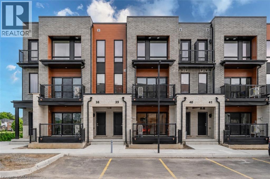 525 ERINBROOK Drive Unit# B039