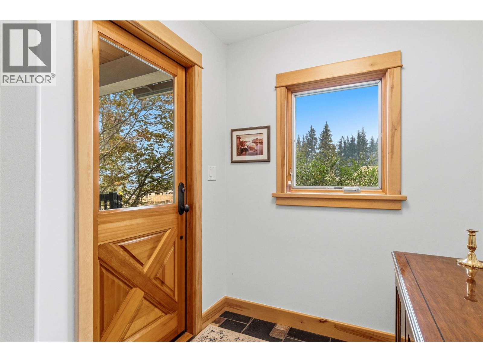 1710 11 Avenue NE - Image 9