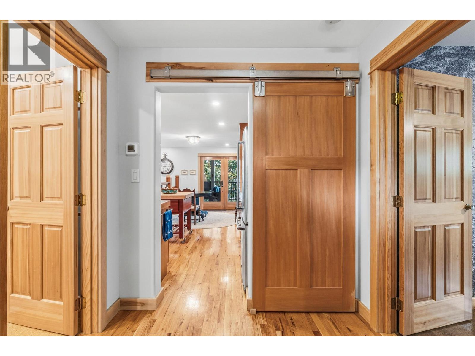 1710 11 Avenue NE - Image 33