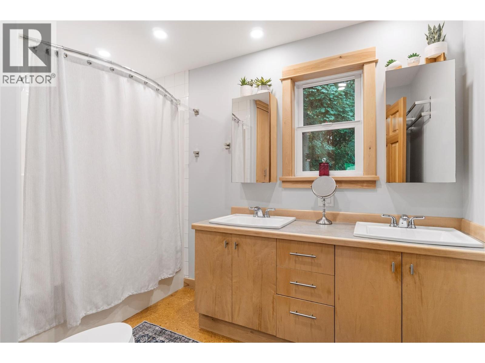 1710 11 Avenue NE - 34