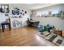 2pc Bathroom - 262 Holly Avenue, Kamloops, BC V2B1M3 Photo 12