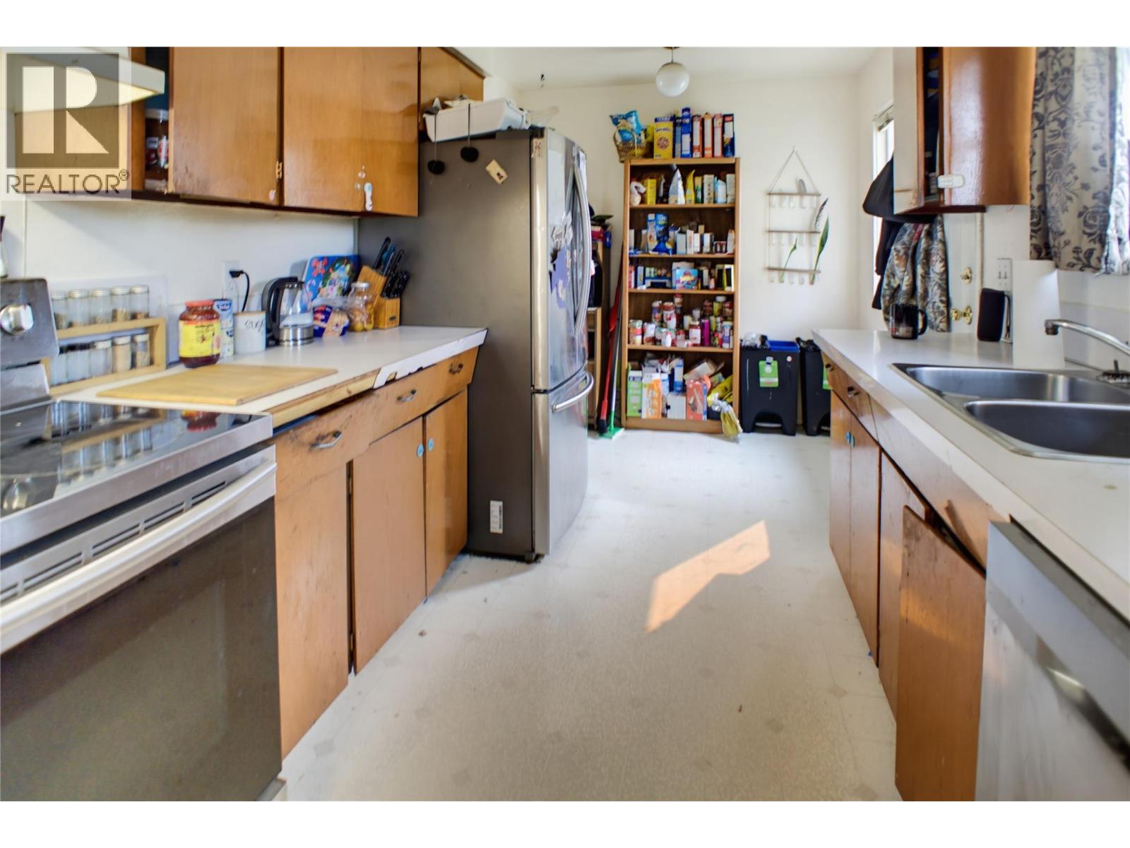 262 HOLLY Avenue - 2