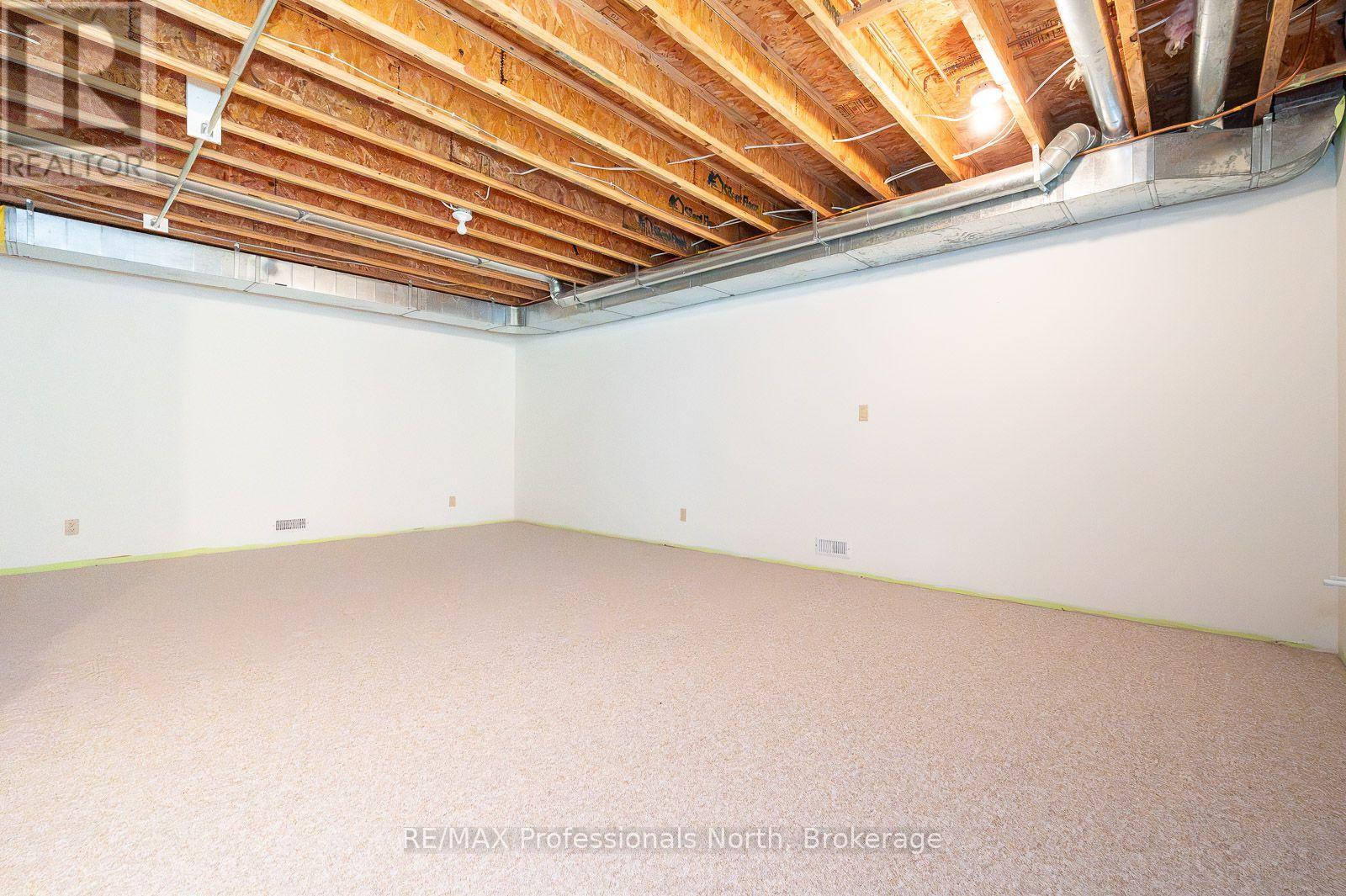 18 HERITAGE CRESCENT - Image 32