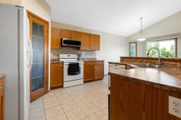 2 Langley Bay, Winnipeg, MB R3T6C7 Photo 12
