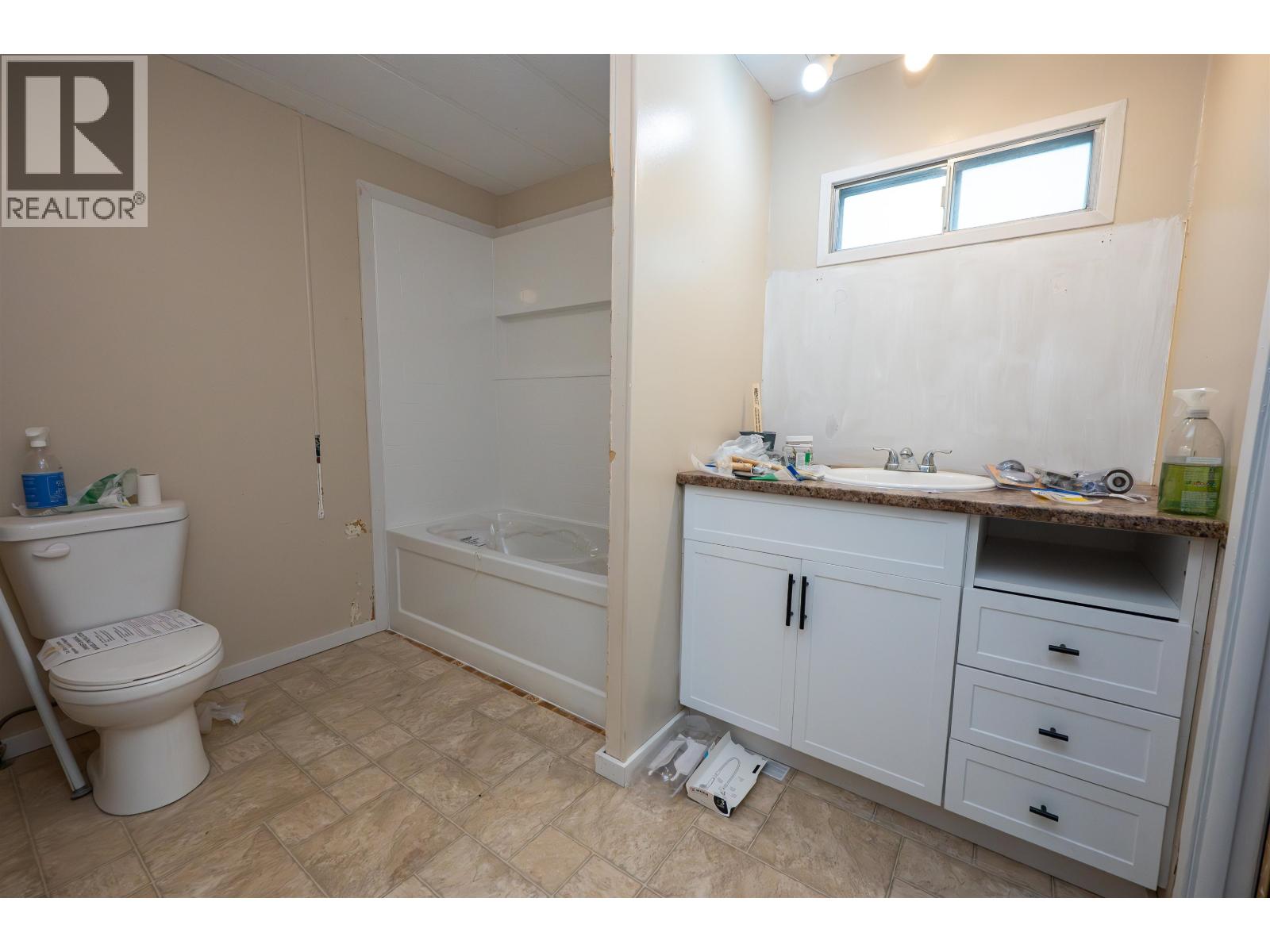 #11 1322 DOG CREEK ROAD - Image 17
