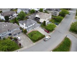 14919 Spenser Drive, Surrey, BC V3M7K7 Photo 32