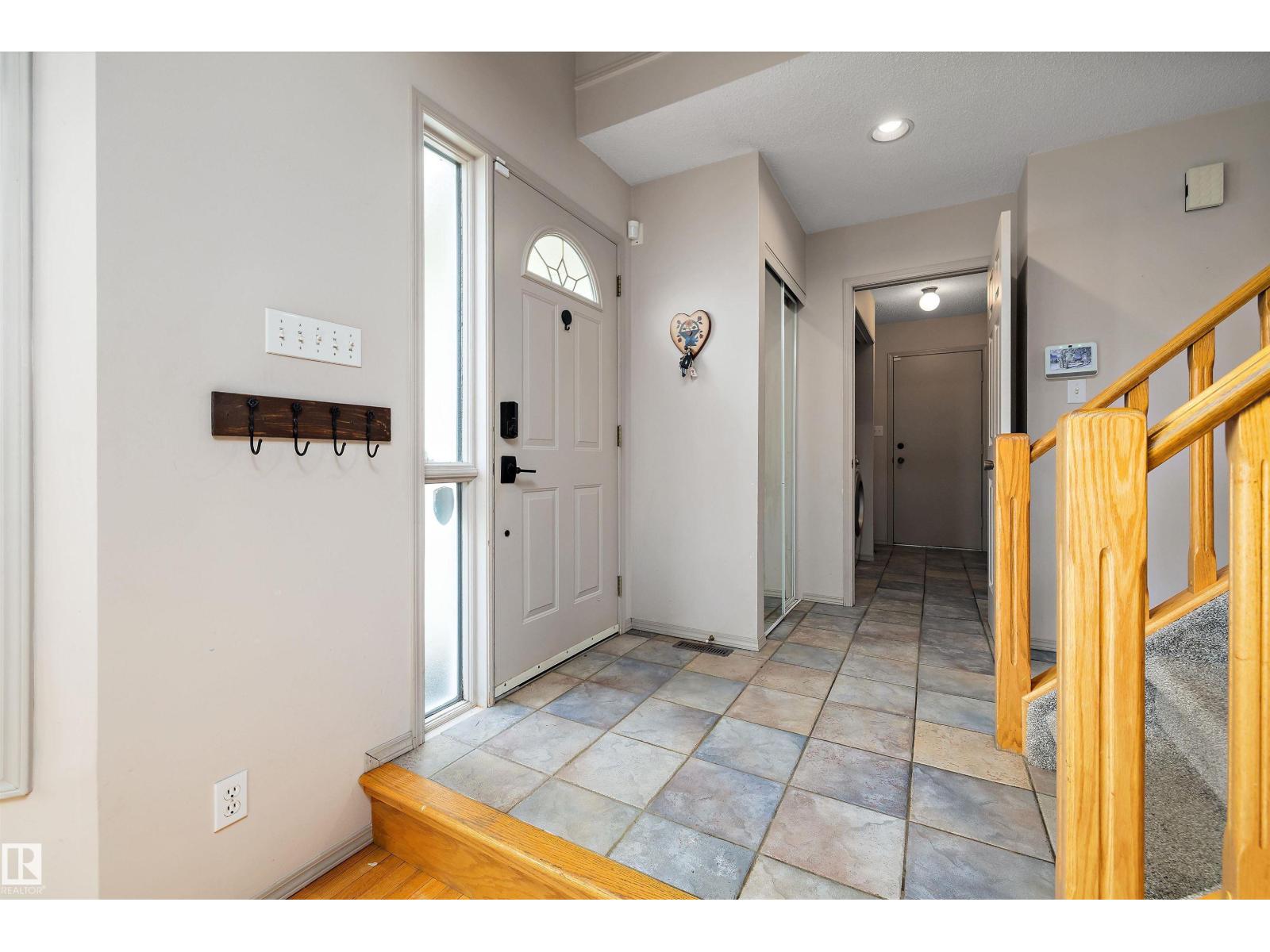 9811 158 AV NW, Beaumaris, Edmonton photo 4